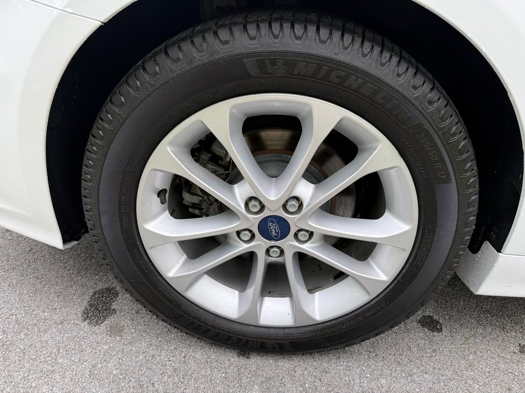 Used 2020 Ford Fusion SE FWD image 13