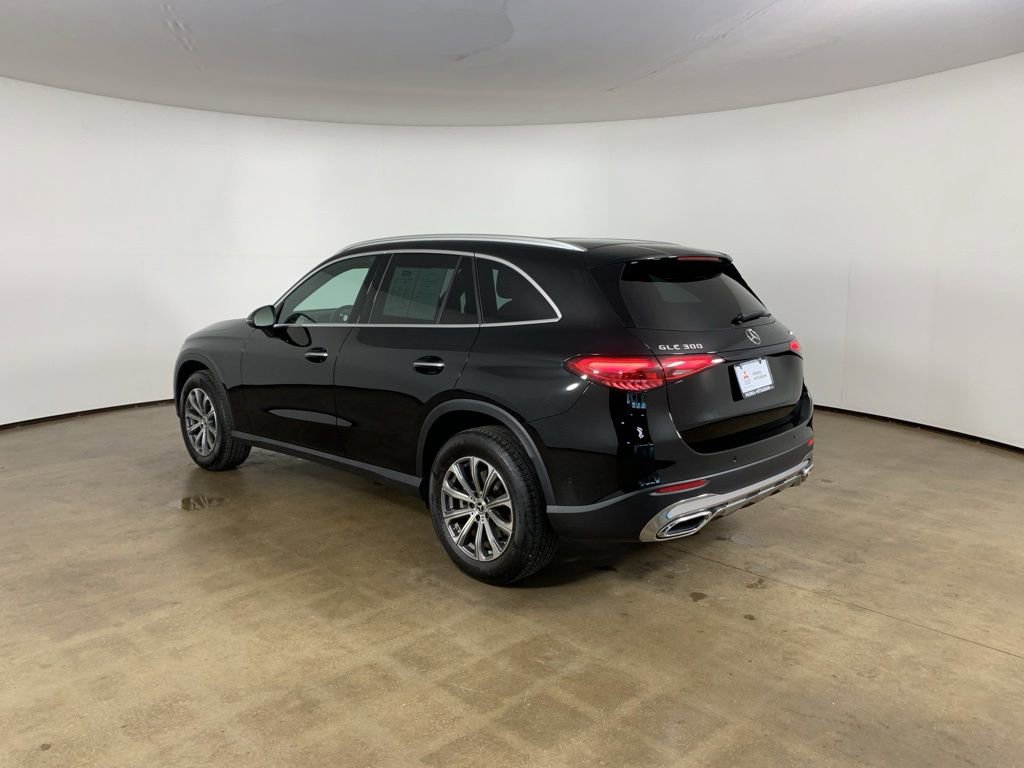 Used 2025 Mercedes-Benz GLC 300 4MATIC image 14