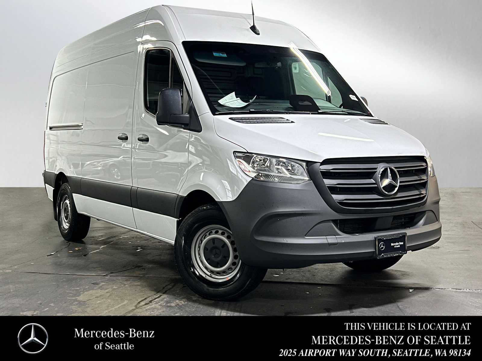 Used 2025 Mercedes-Benz Sprinter 2500 image 1