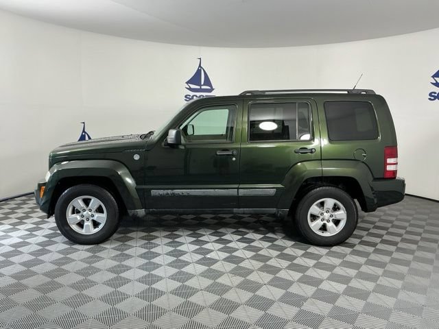 Used 2011 Jeep Liberty Sport w/ Popular Equipment Group AWD/4WD image 4