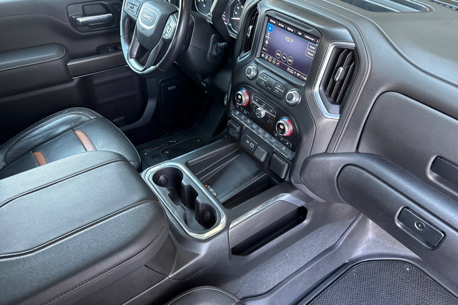 Used 2023 GMC Sierra 2500 AT4 w/ AT4 Preferred Package AWD/4WD image 17