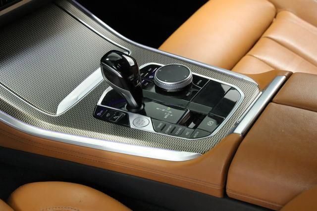 Used 2022 BMW X5 xDrive40i w/ M Sport Package AWD/4WD image 29