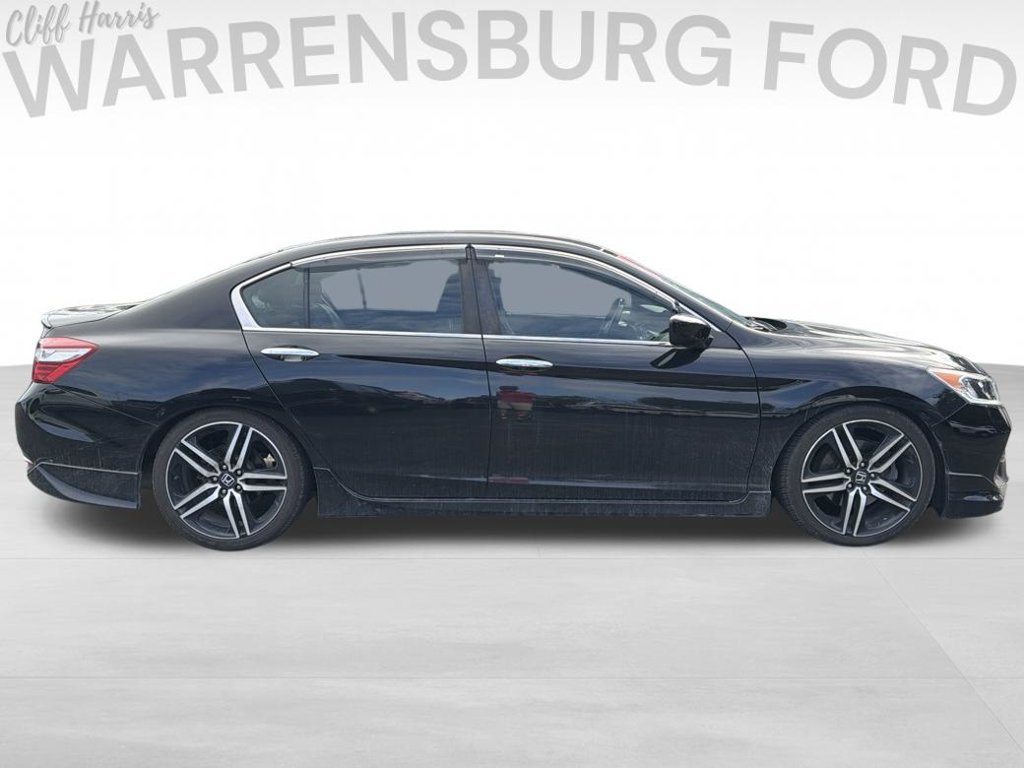 Used 2017 Honda Accord Sport image 8