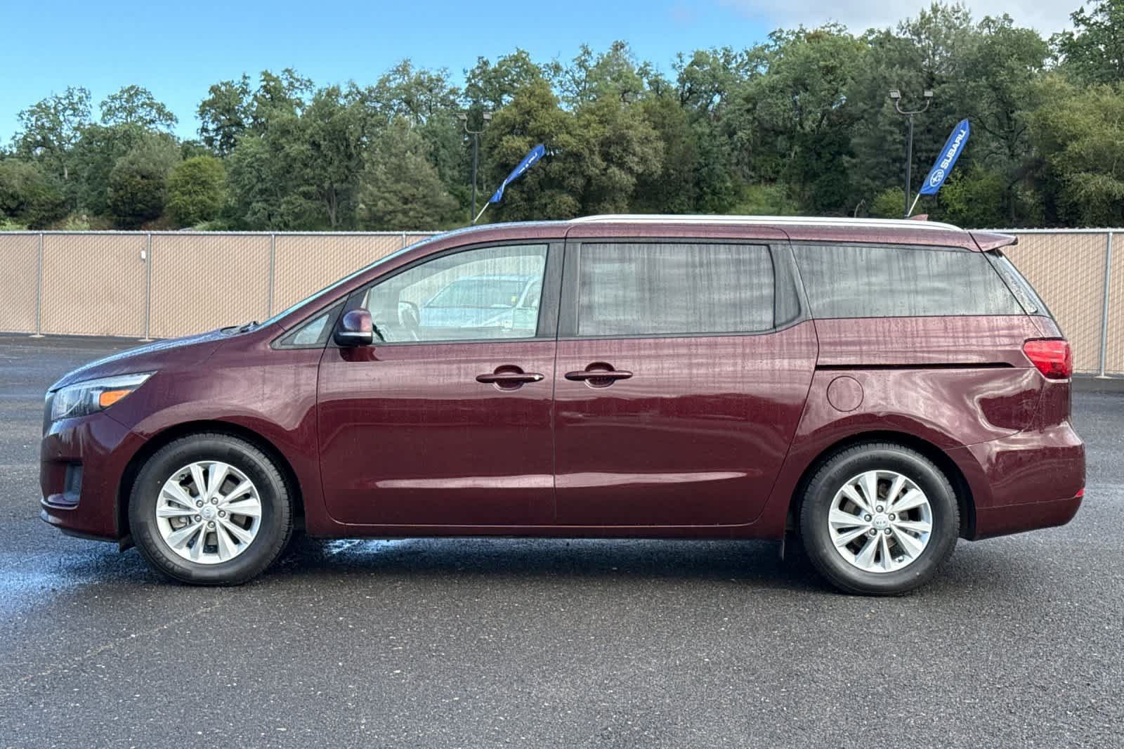 Used 2017 Kia Sedona LX w/ LX Essentials Premium Package FWD image 7