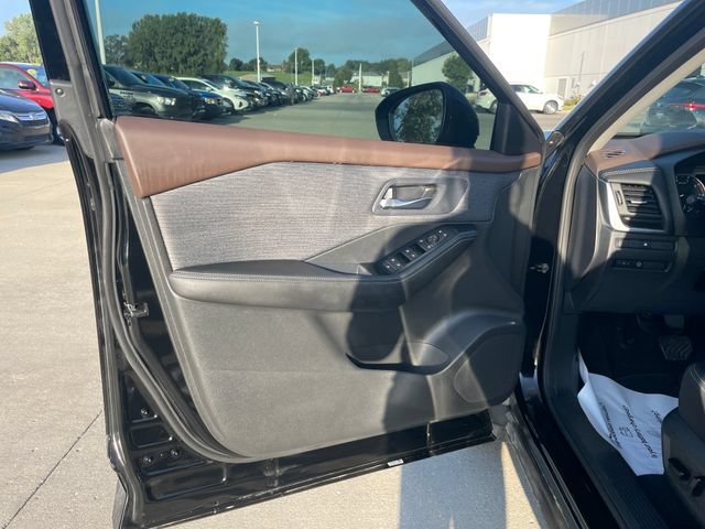 Used 2023 Nissan Rogue SV AWD/4WD image 20