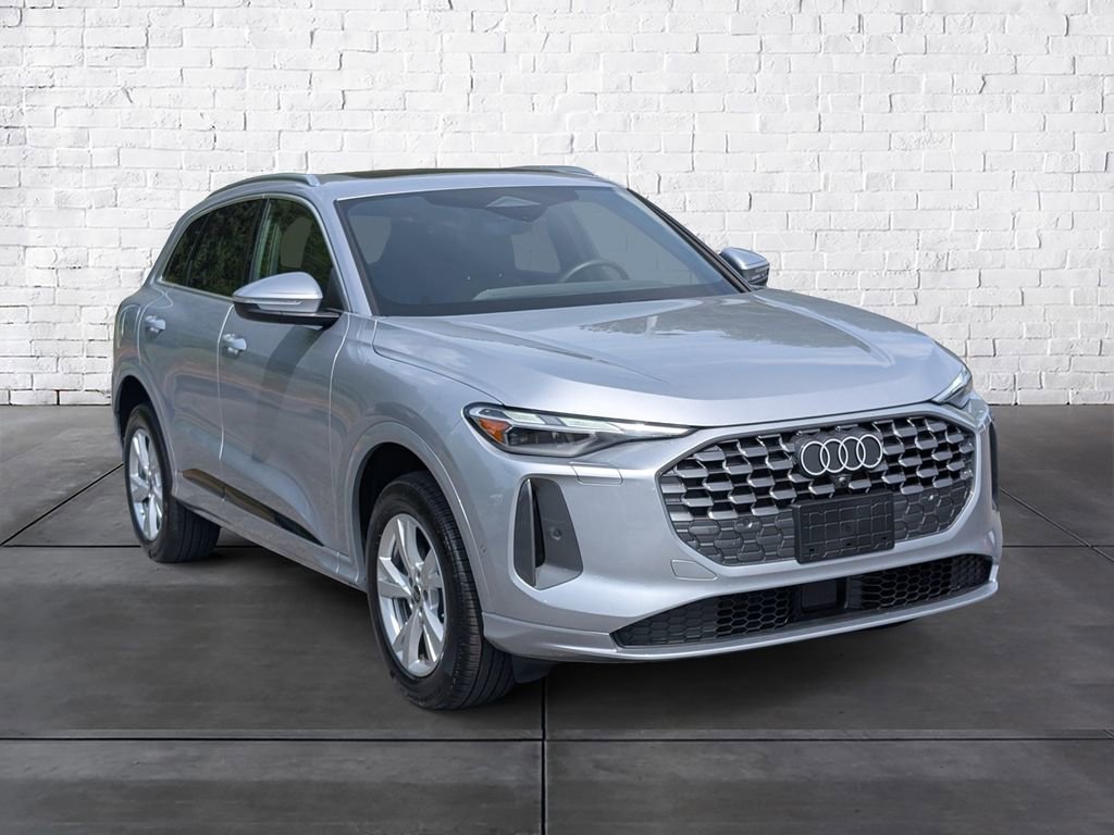 Certified 2025 Audi Q5 Premium w/ Convenience Package AWD/4WD image 2