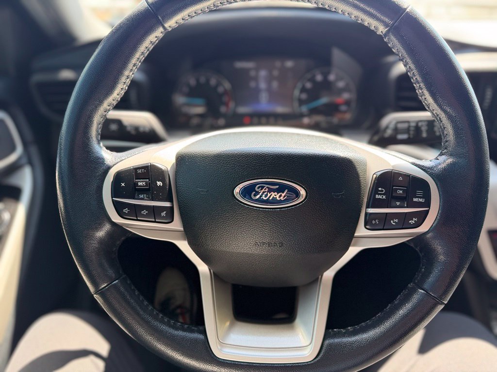 Used 2022 Ford Explorer XLT w/ Class IV Trailer Tow Package AWD/4WD image 12