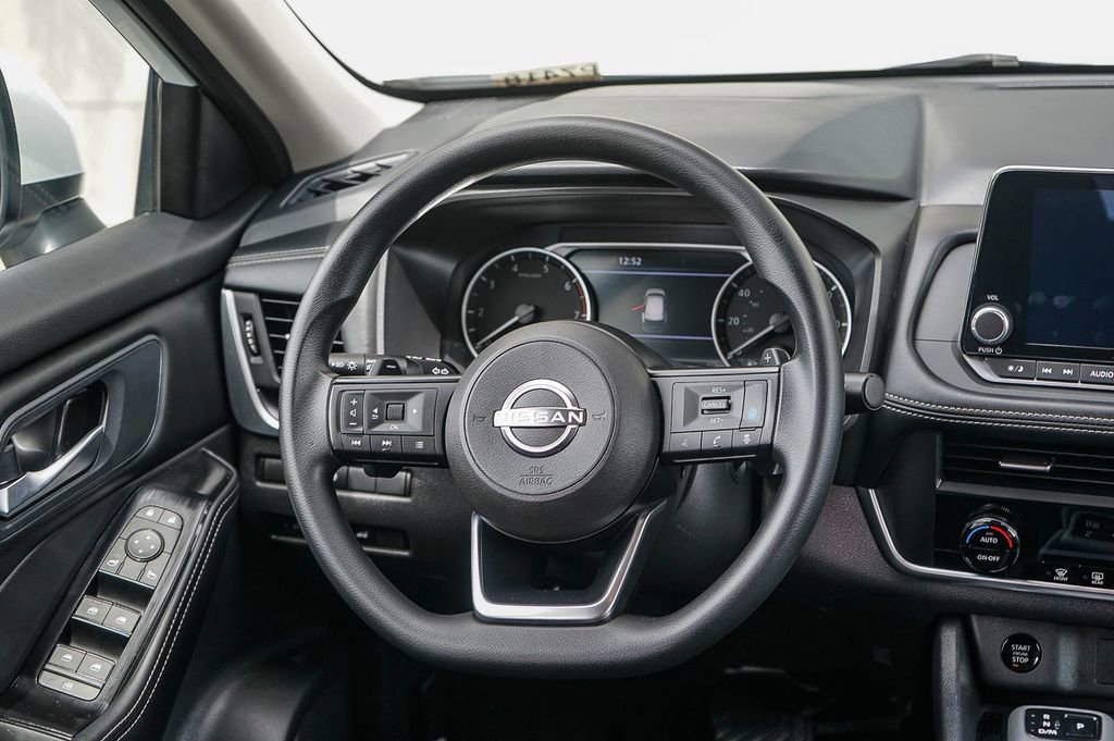 Used 2024 Nissan Rogue SV image 14