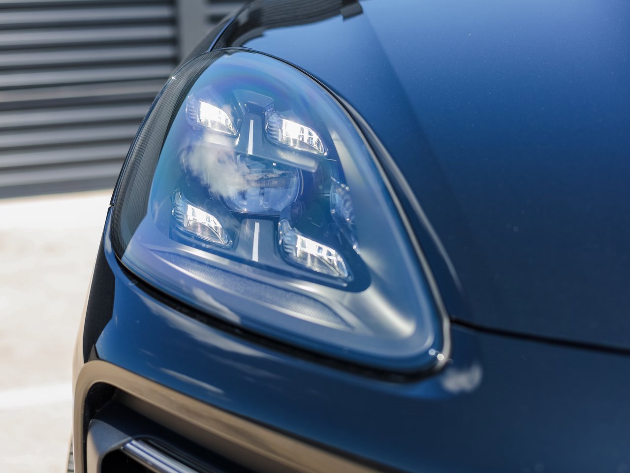 Certified 2023 Porsche Cayenne S Platinum image 13