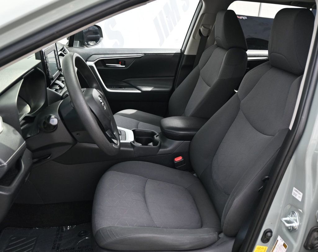 Used 2019 Toyota RAV4 XLE w/ Convenience Package AWD/4WD image 14