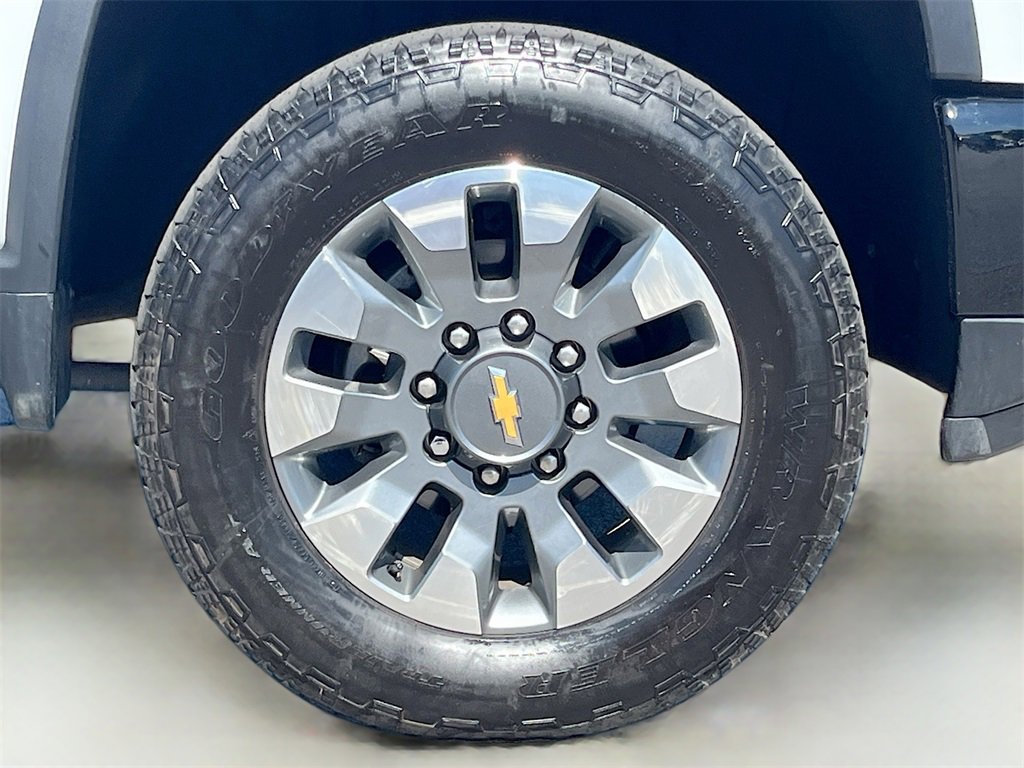 Used 2024 Chevrolet Silverado 2500 Custom w/ Custom Value Package image 30