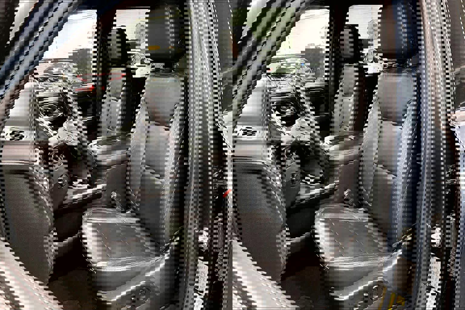 Used 2021 Chevrolet Suburban Z71 w/ Z71 Signature Package image 7