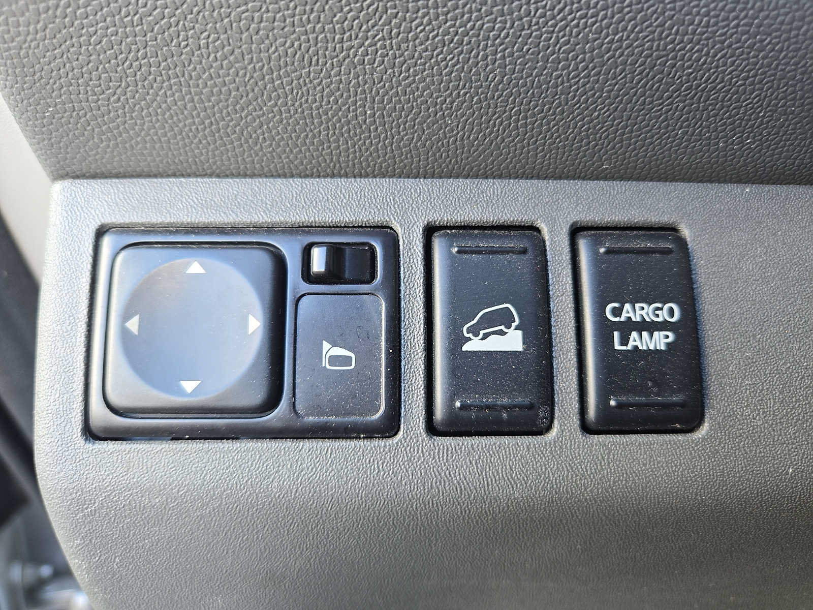 Used 2019 Nissan Frontier SL AWD/4WD image 23