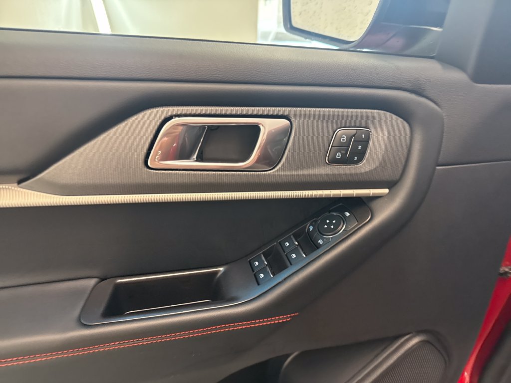 New 2026 Ford Explorer ST-Line w/ ST-Line Street Pack AWD/4WD image 19