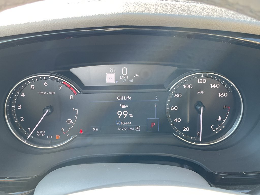 Used 2023 Cadillac XT6 Premium Luxury w/ LPO, Floor Liner Package AWD/4WD image 35