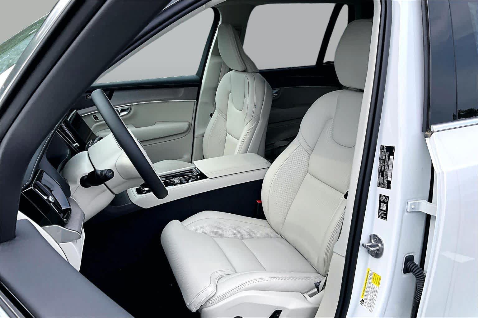 New 2026 Volvo XC90 B6 Ultra w/ Protection Package AWD/4WD image 13