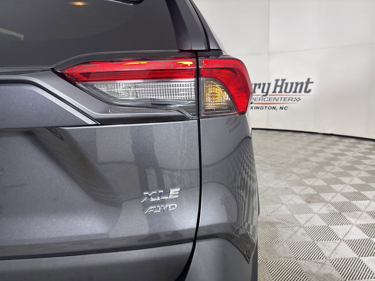 Used 2021 Toyota RAV4 XLE w/ Convenience Package image 35