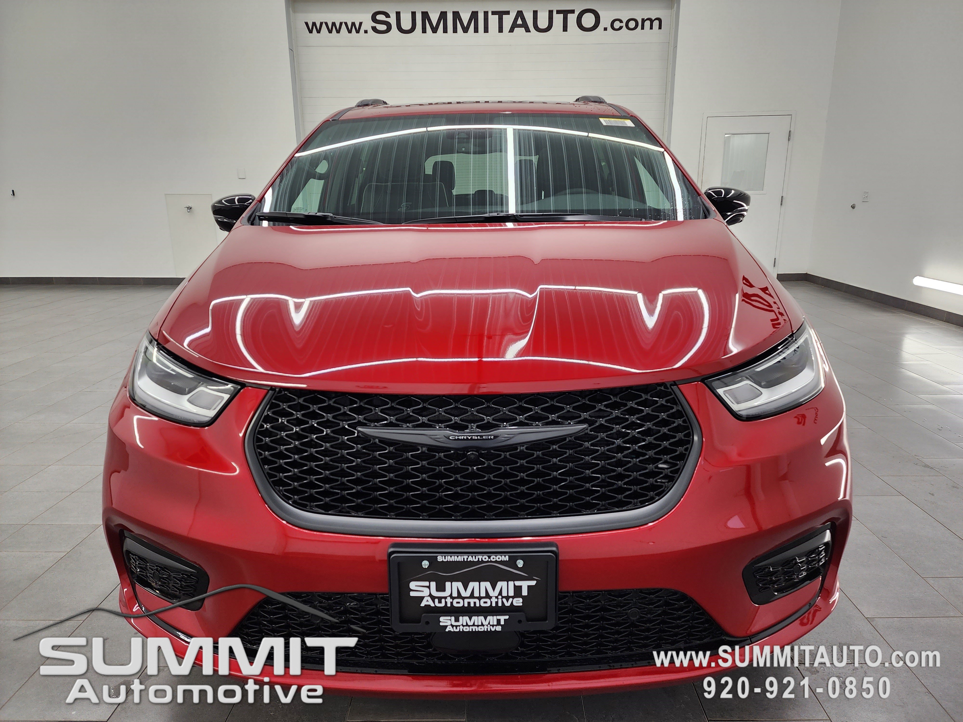 New 2026 Chrysler Pacifica Limited w/ S Appearance Package image 25