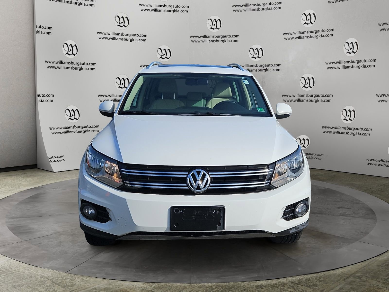 Used 2015 Volkswagen Tiguan SEL image 8