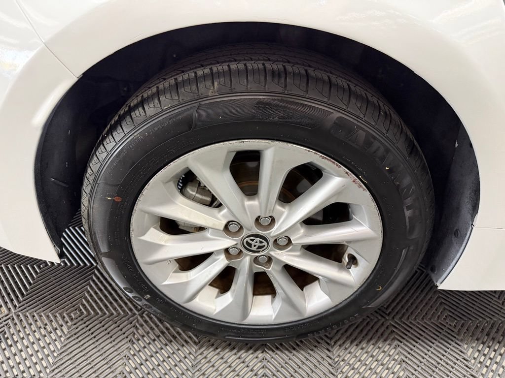 Used 2020 Toyota Corolla XLE w/ Carpet Mat Package (TMS) FWD image 19