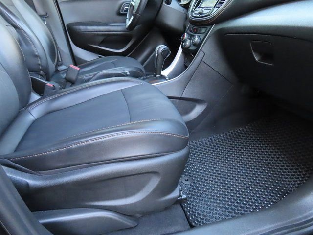 Used 2019 Chevrolet Trax LT w/ Driver Confidence Package FWD image 31