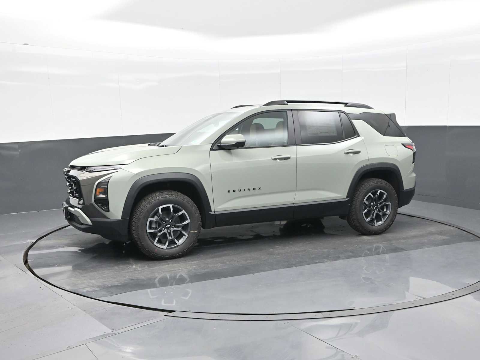 New 2026 Chevrolet Equinox ACTIV w/ Convenience Package III image 4