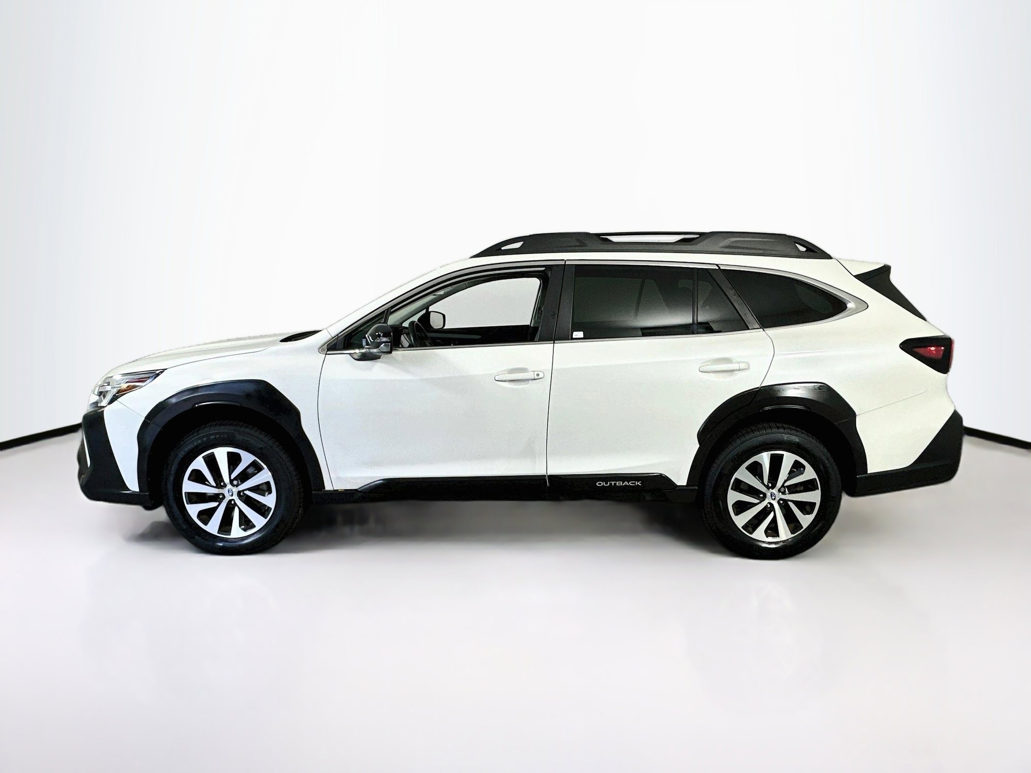 Used 2023 Subaru Outback Premium AWD/4WD image 8