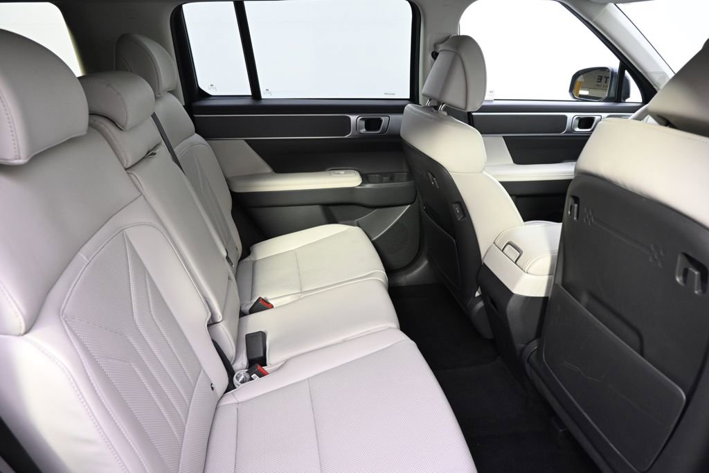 Used 2025 Hyundai Santa Fe SEL image 18
