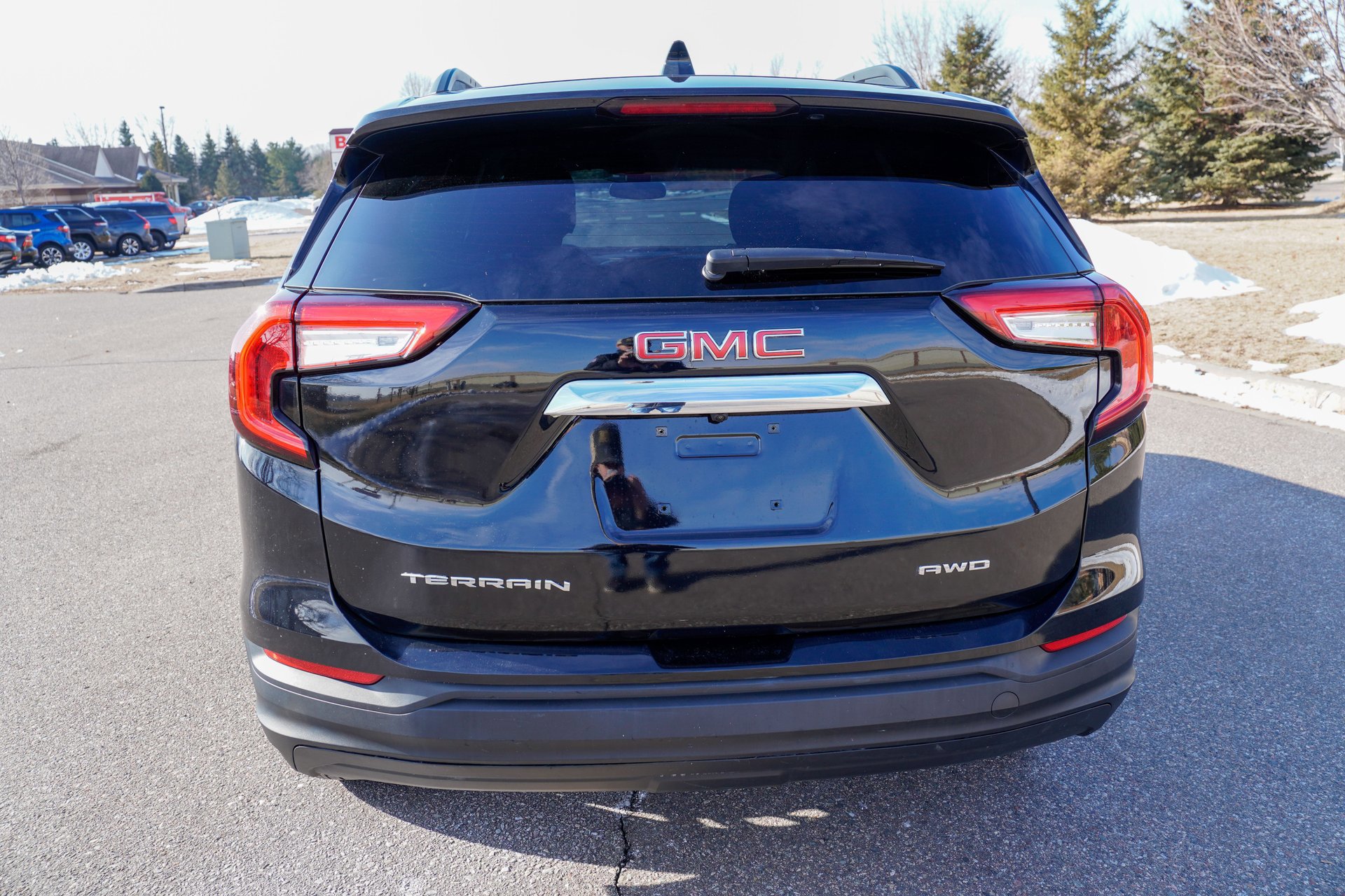 Used 2022 GMC Terrain SLE w/ Driver Convenience Package image 5