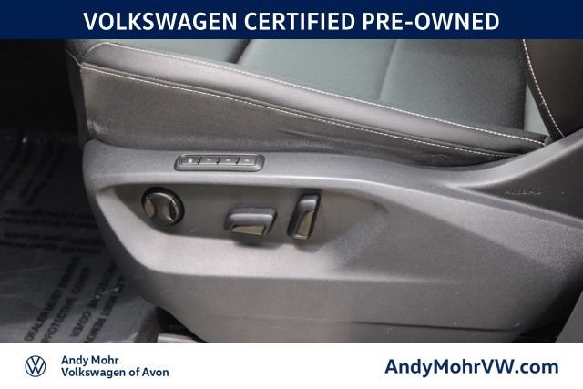 Used 2023 Volkswagen Atlas SEL R-Line AWD/4WD image 19