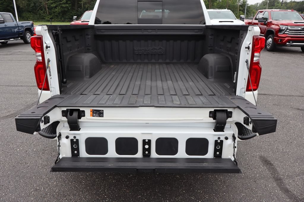 Used 2023 Chevrolet Silverado 1500 High Country w/ High Country Premium Package AWD/4WD image 35