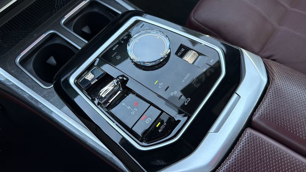 Certified 2023 BMW 740i image 14
