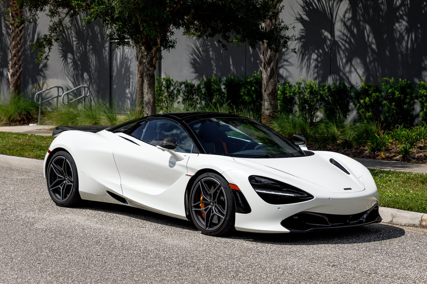Used 2020 McLaren 720S Performance RWD image 1