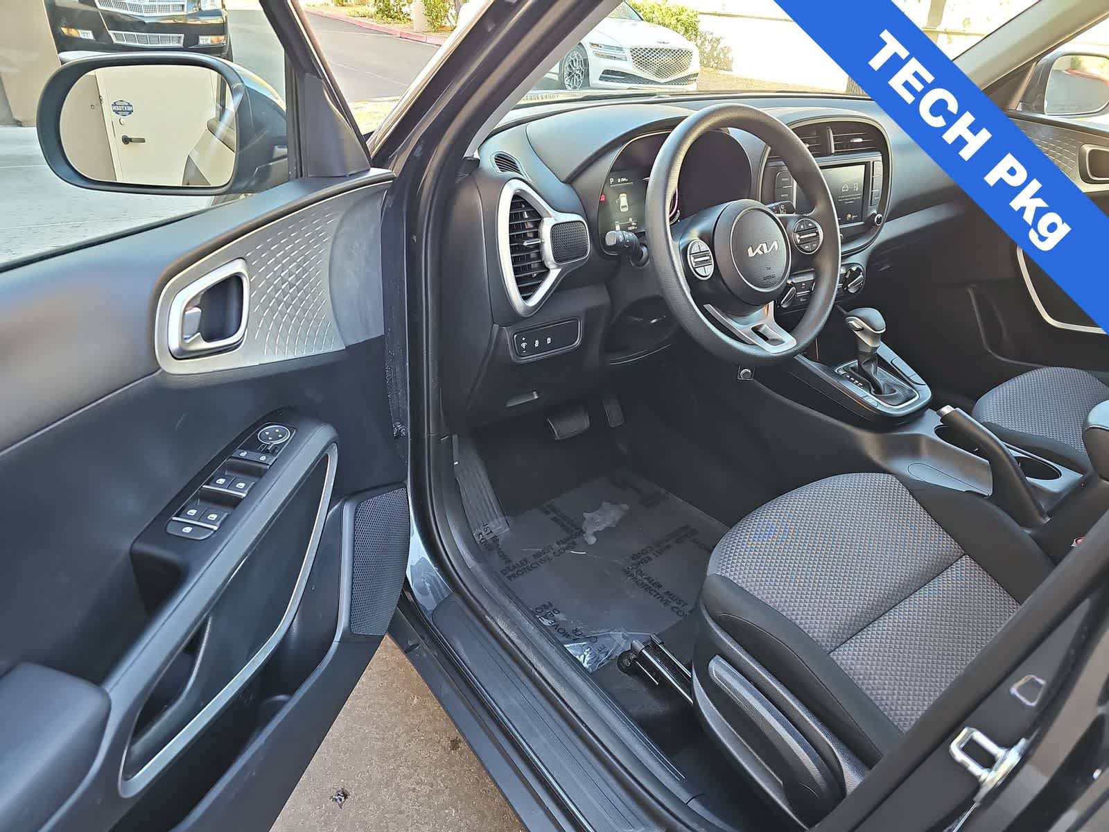 Used 2025 Kia Soul FWD image 10