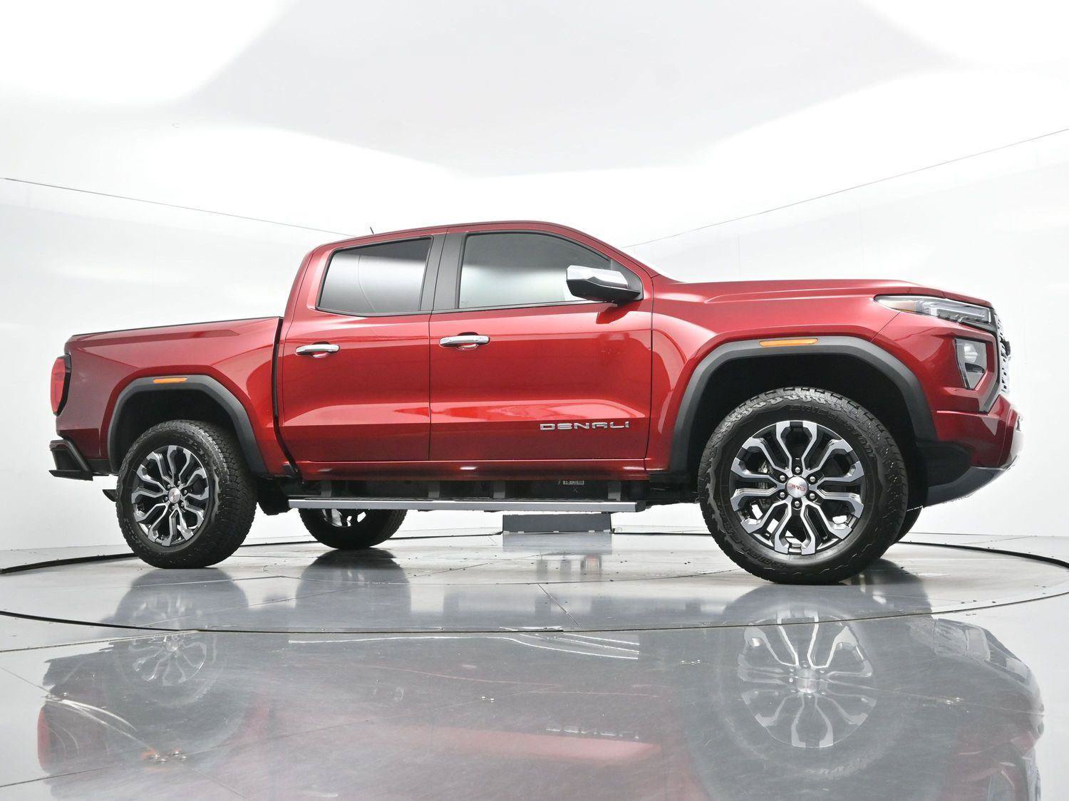 Used 2026 GMC Canyon Denali AWD/4WD image 46