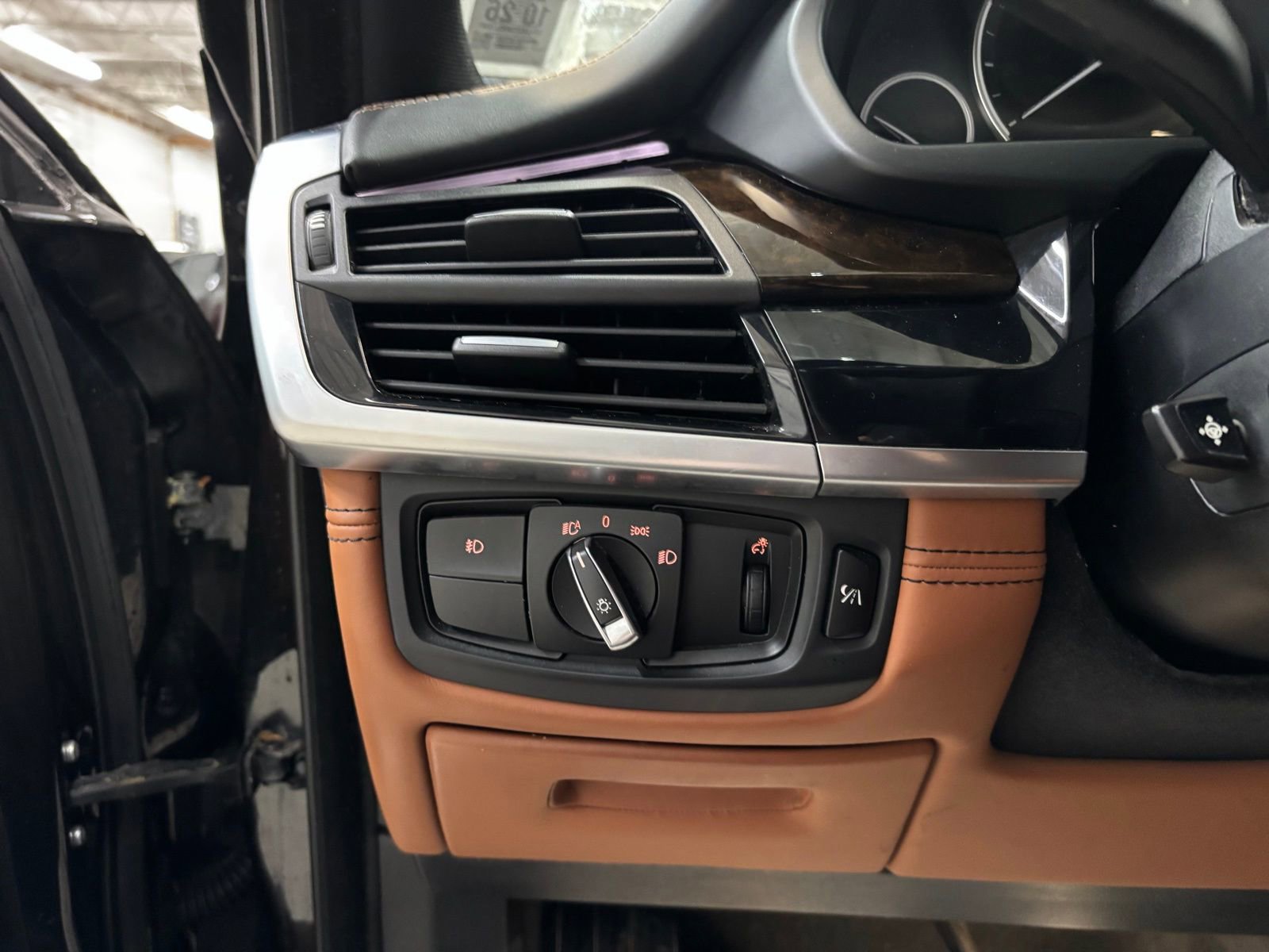 Used 2017 BMW X5 xDrive50i image 16