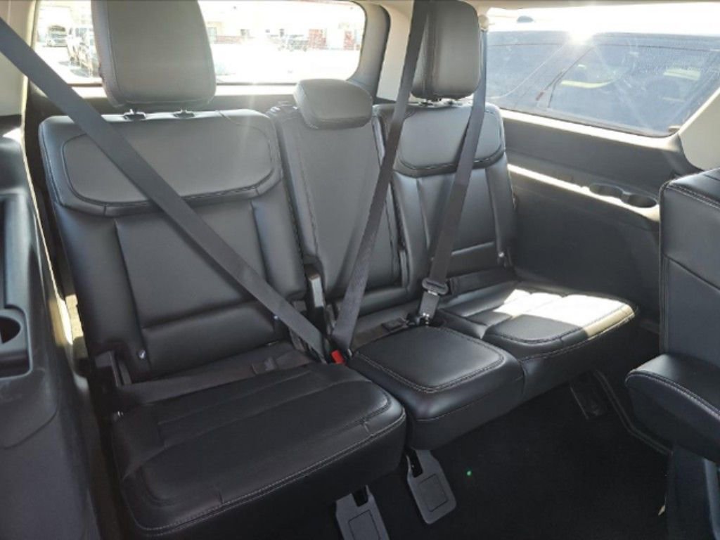 Used 2025 Ford Expedition Max Platinum AWD/4WD image 9