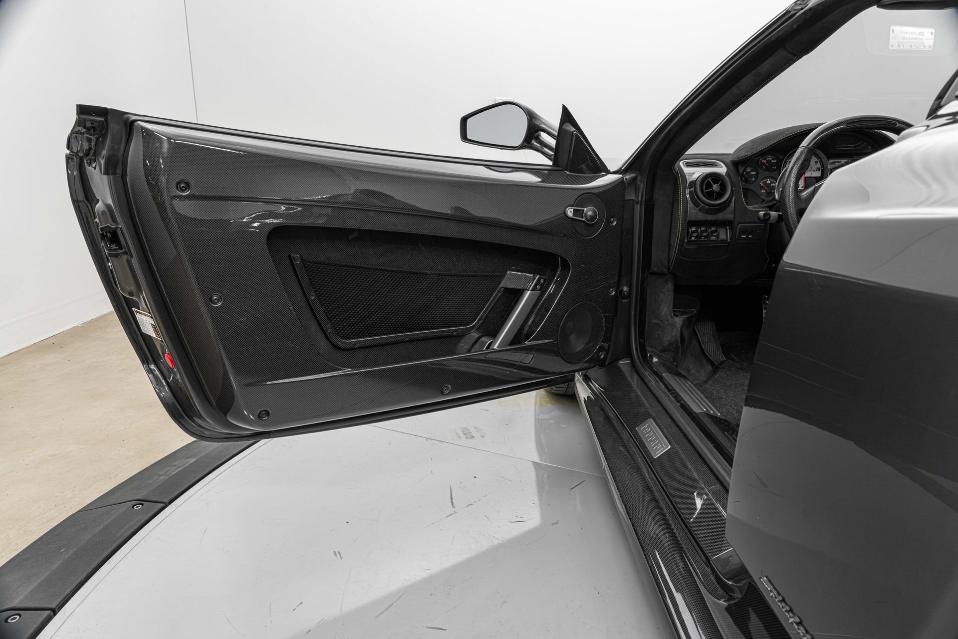 Used 2009 Ferrari F430 Scuderia RWD image 18