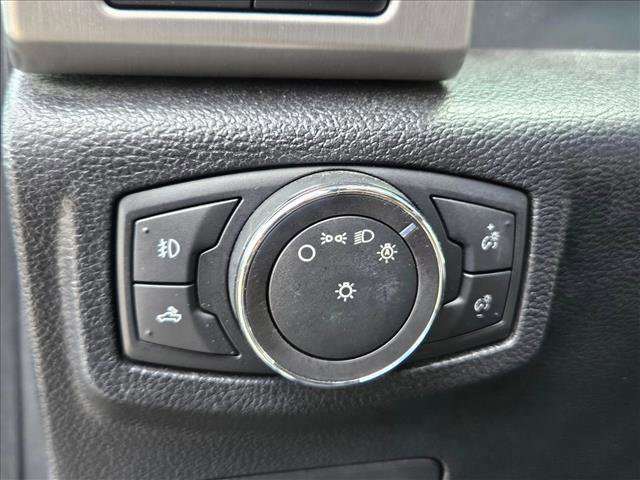 Used 2016 Ford F150 Platinum w/ Equipment Group 701A Luxury RWD image 26