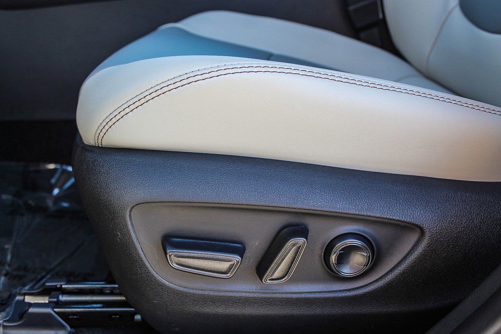 New 2025 Toyota RAV4 XLE Premium image 21