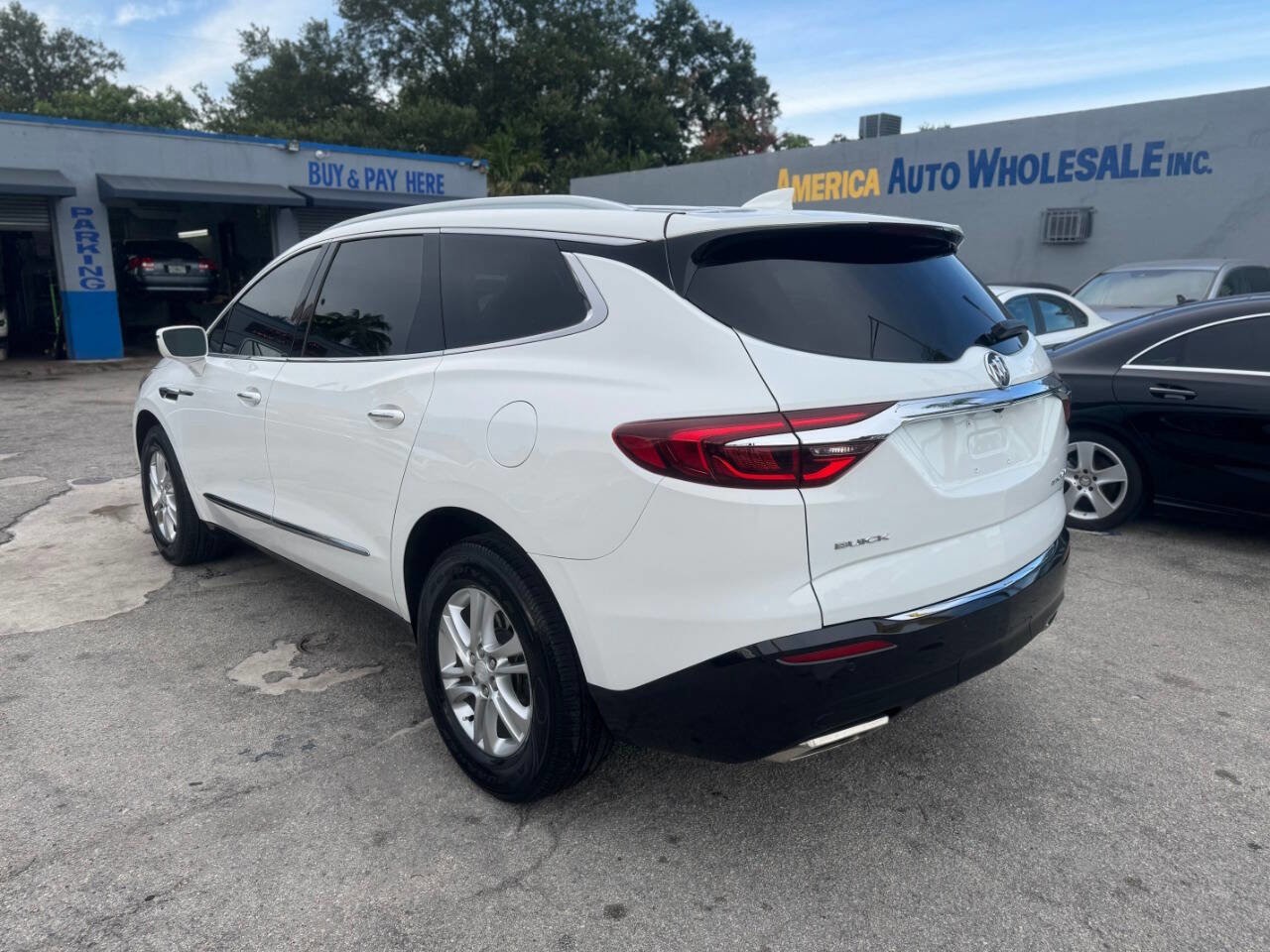 Used 2018 Buick Enclave Essence w/ Trailering Package image 7