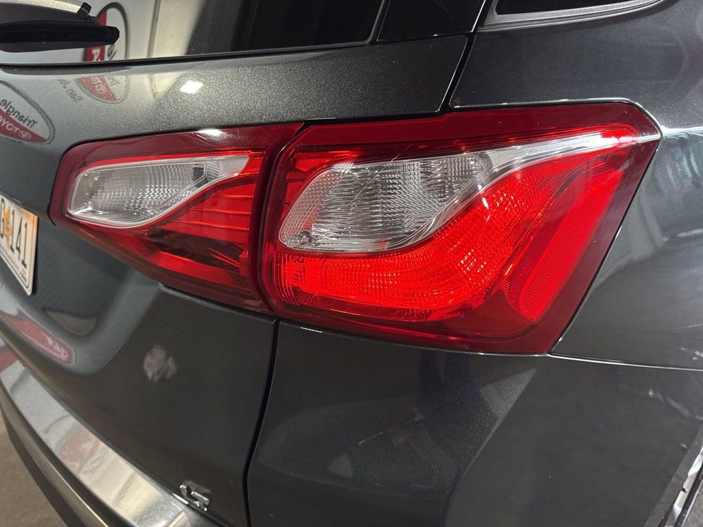 Used 2020 Chevrolet Equinox LT image 18