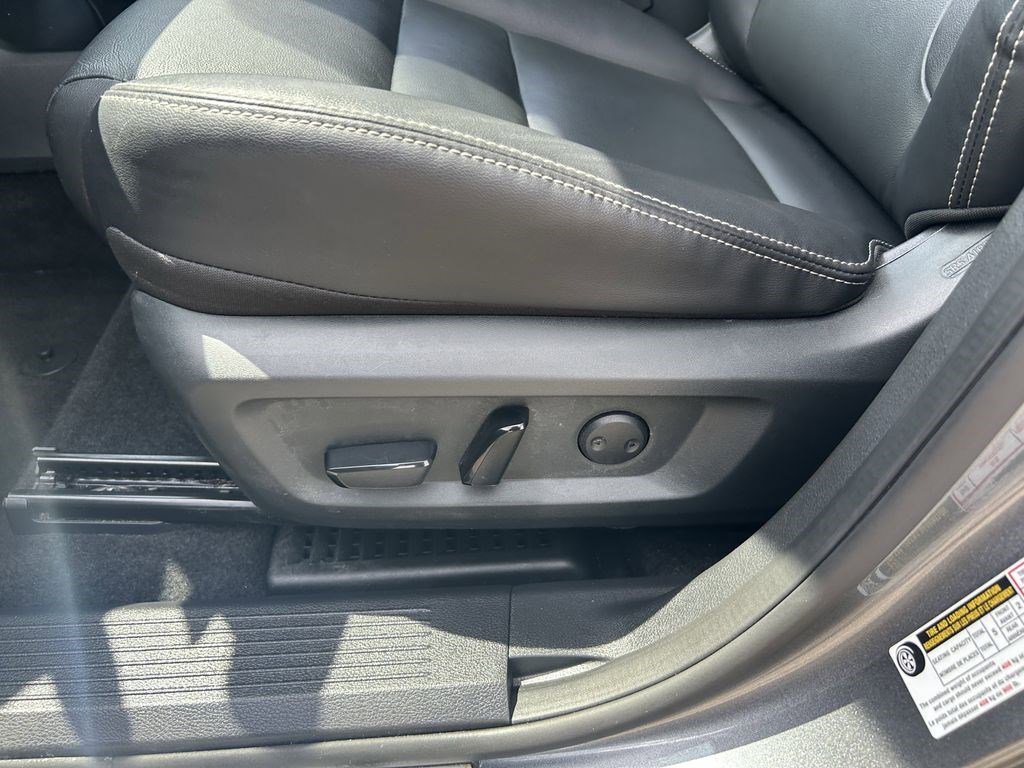 Used 2023 Nissan Rogue SL AWD/4WD image 21
