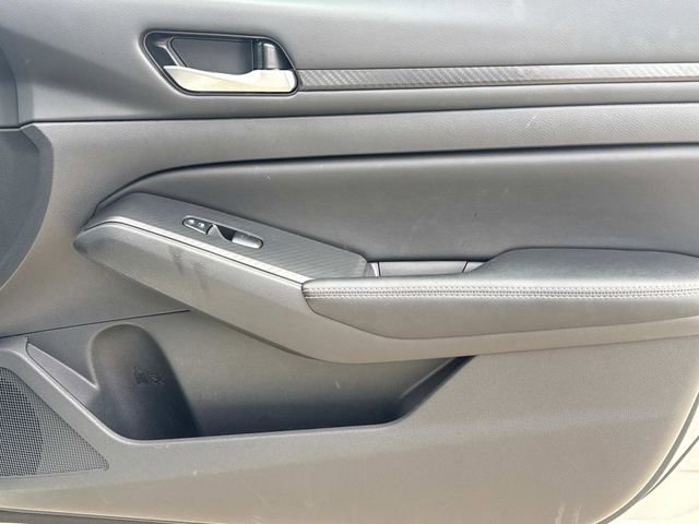 Used 2025 Nissan Altima 2.5 SV image 19