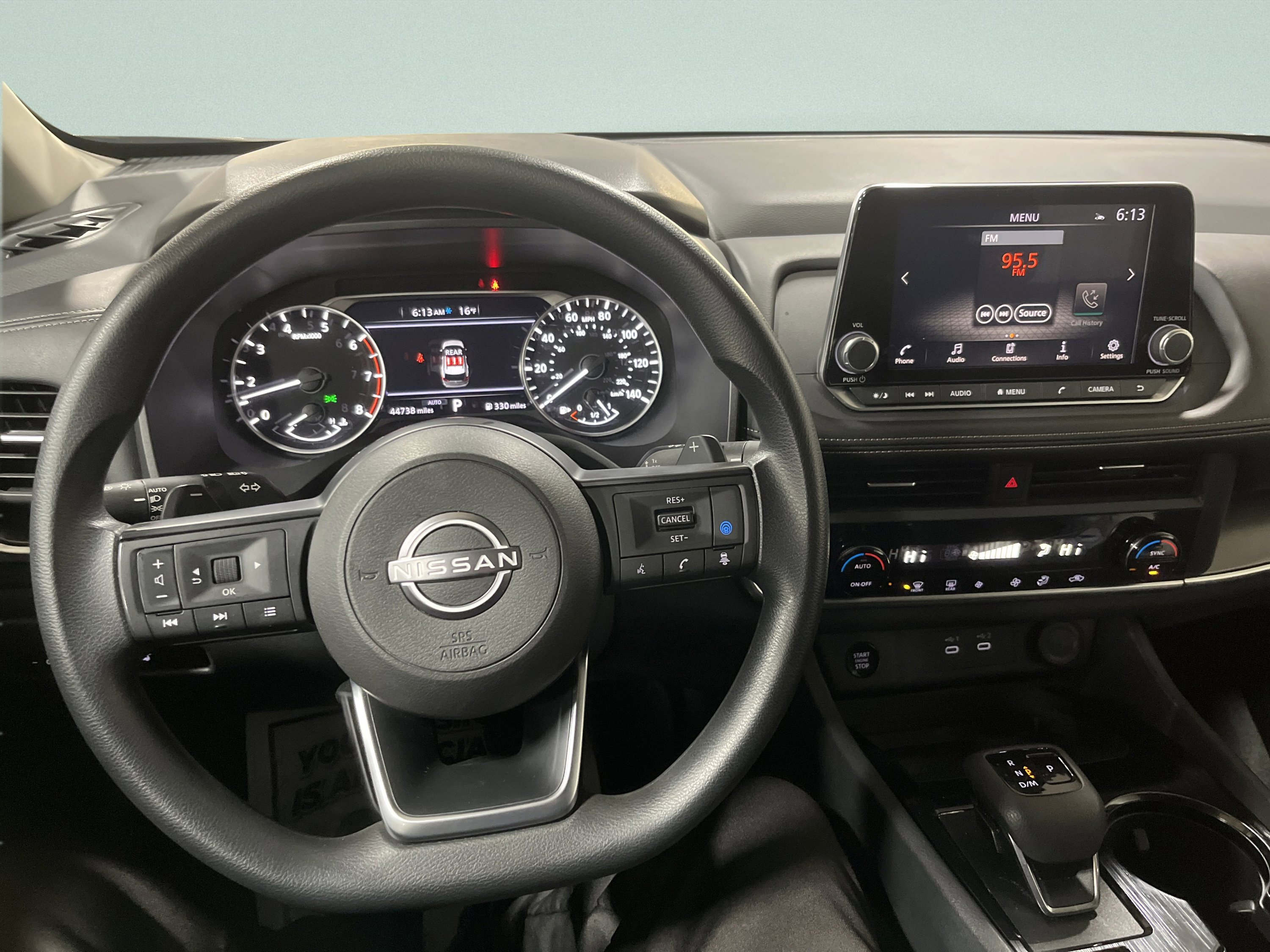 Used 2024 Nissan Rogue SV image 12