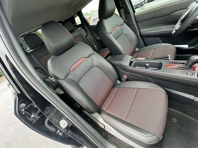 New 2025 Nissan Kicks SR FWD image 23