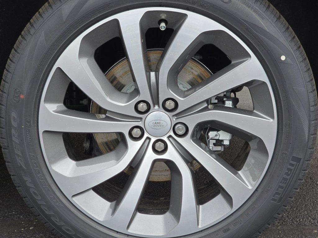 New 2025 Land Rover Discovery Sport Dynamic SE image 44