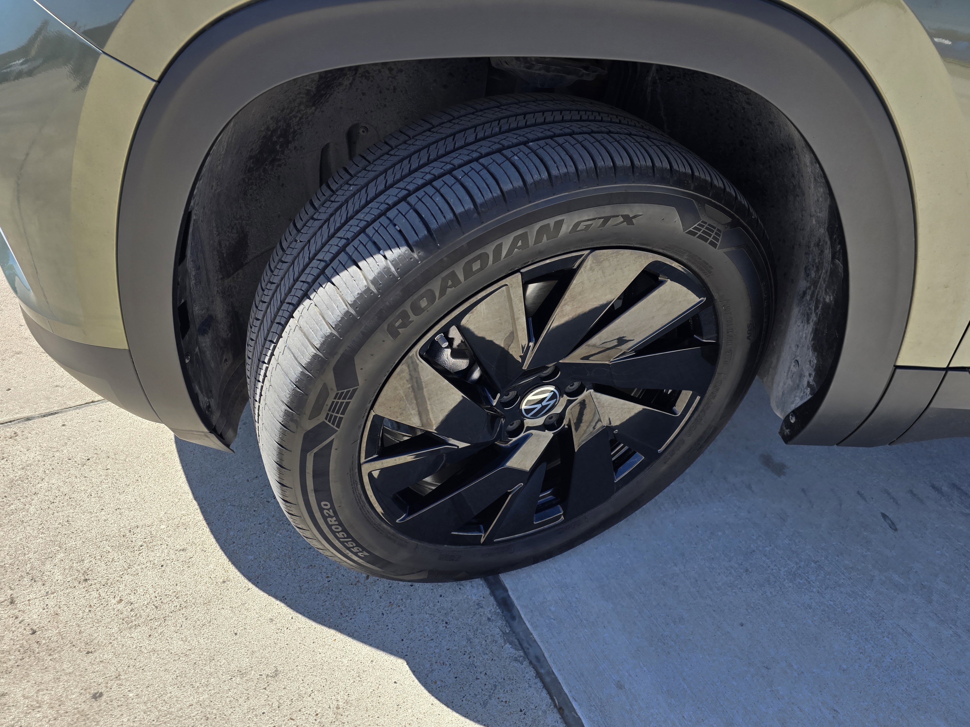 Used 2025 Volkswagen Atlas SE image 9