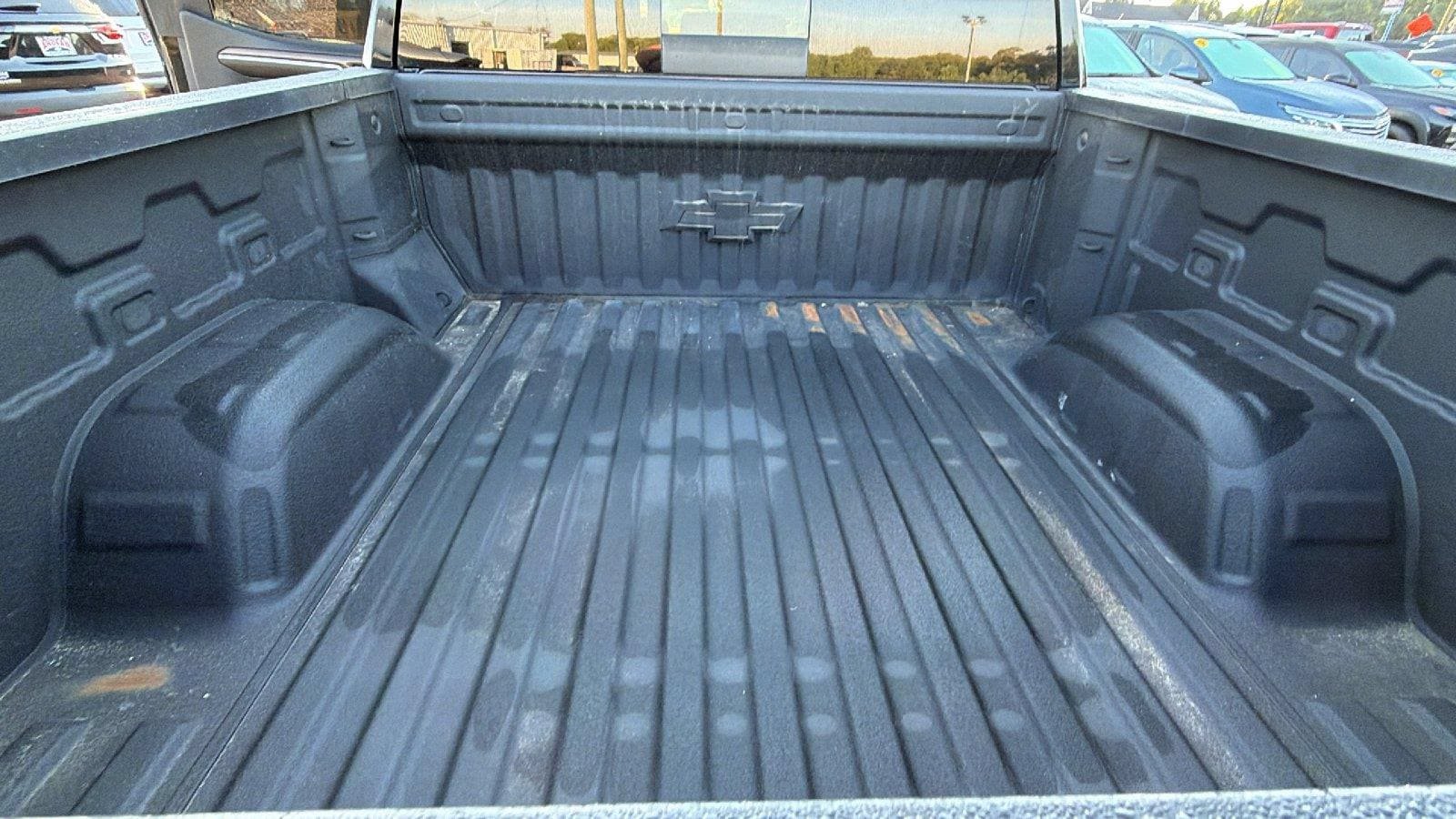 Used 2022 Chevrolet Silverado 1500 RST AWD/4WD image 13