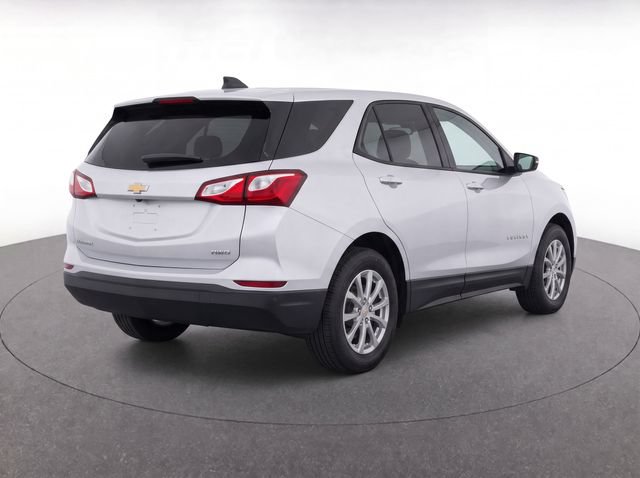 Used 2021 Chevrolet Equinox LS w/ LS Convenience Package AWD/4WD image 3